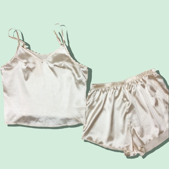 White Pajama set NWOT - Picture 1 of 2